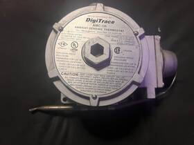 Amc-1h Barksdale Tyco Digitrace Ambient Sensing Thermostat - Tested
