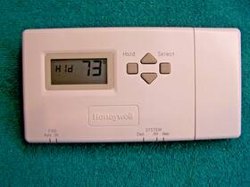 Honeywell Ct3451a1000 Ct3451a 1000 5-1-1 Day Programable Thermostat Rth2300b