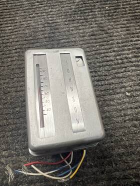 Tc-4551-9 Johnson Controls Used Mj Cybertronic Thermostat 55-85f 24v-ac