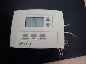 Peco T180-001 7-day Programmable 1 Heat/1 Cool 3 Speed Staged Fan Thermostat Used Working