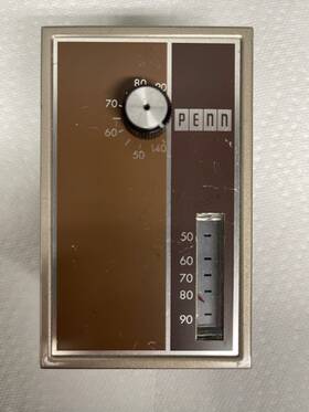 7933 Penn Thermostat Used And Excellent Working Condition