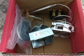 Robertshaw 5300-174 2-7/8 In Overall H 1 Pole Spst Switch Type Thermostat Cw