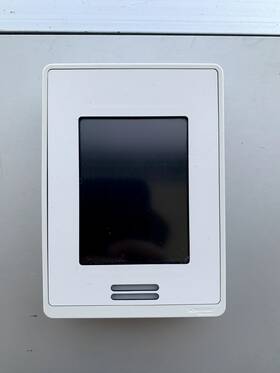 Se8300u0b11 Schneider Electric Thermostat Room Controller
