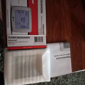 Tcont303as42da Trane 786710558610 Universal 300 Series Programmable Thermostat Read Descript Tcont303as42da Trane 786710558610 Universal 300 Series Programmable Thermostat Read Descript