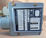 Allen-bradley 836T-T252J Industrial Pressure Control Switch, 6-75PSI (nnb). Fixed Price $94.00.