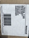 Honeywell L7033A 1165 Insertion Thermostat 30 250 F W/ Immersion - Nos. Fixed Price $100.00.