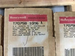 Honeywell T7075B 1006 A Remote Temp Controller. Fixed Price $100.00.