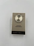Vintage Honeywell Winter Watchman Single Lamp Thermostat Auto Shut Off S483B1002. Fixed Price $9.00.