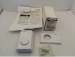 Honeywell 7984A1065 Electronic Modulating Control Thermostat, Nib. Fixed Price $74.95.