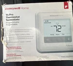 Honeywell Home T4 Series Thermostat Programmable TH411OU2005 New Sealed. Fixed Price $54.99.