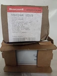 Honeywell Y8224A 1019 Fuel Saver Thermostat. Fixed Price $39.95.