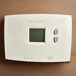Honeywell TH1110DH1003 Digital Non-programmable Thermostat Untested. Fixed Price $16.99.